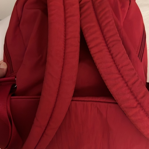 Baggallini Apple Mission Backpack - Picture 2 of 6